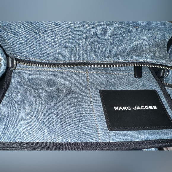 Marc Jacobs THE RIP
AND REPAIR DENIM MEDIUM TOTE BAG - Picture 9 of 15
